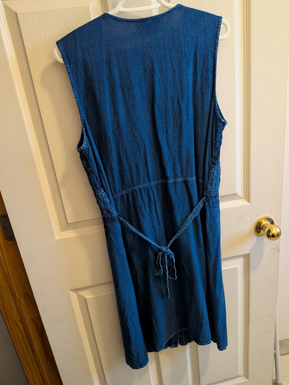 Vintage Jessica Embroidered Rayon Dress 💙 - Picture 4 of 4